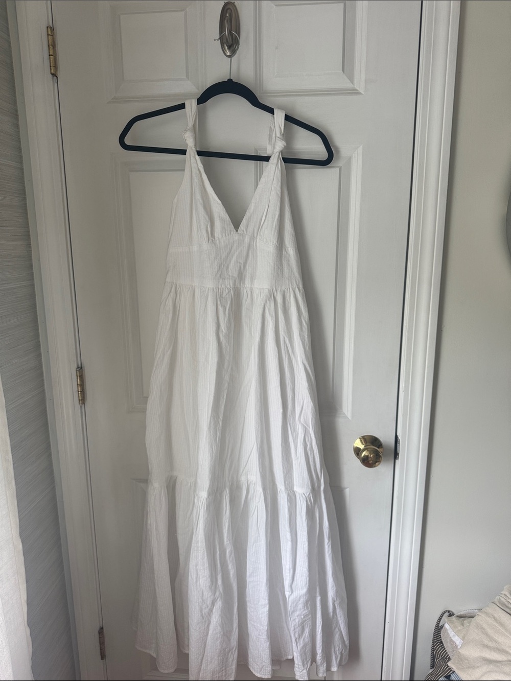 Abercrombie & Fitch White V-Neck Tie-Shoulder Maxi Dress